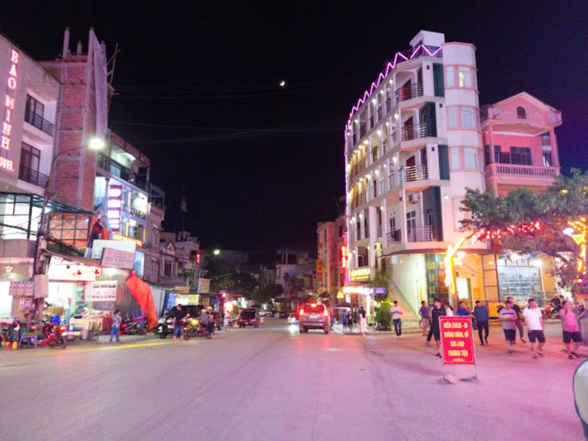 Thai Thinh Hotel Dong Van  Exterior photo