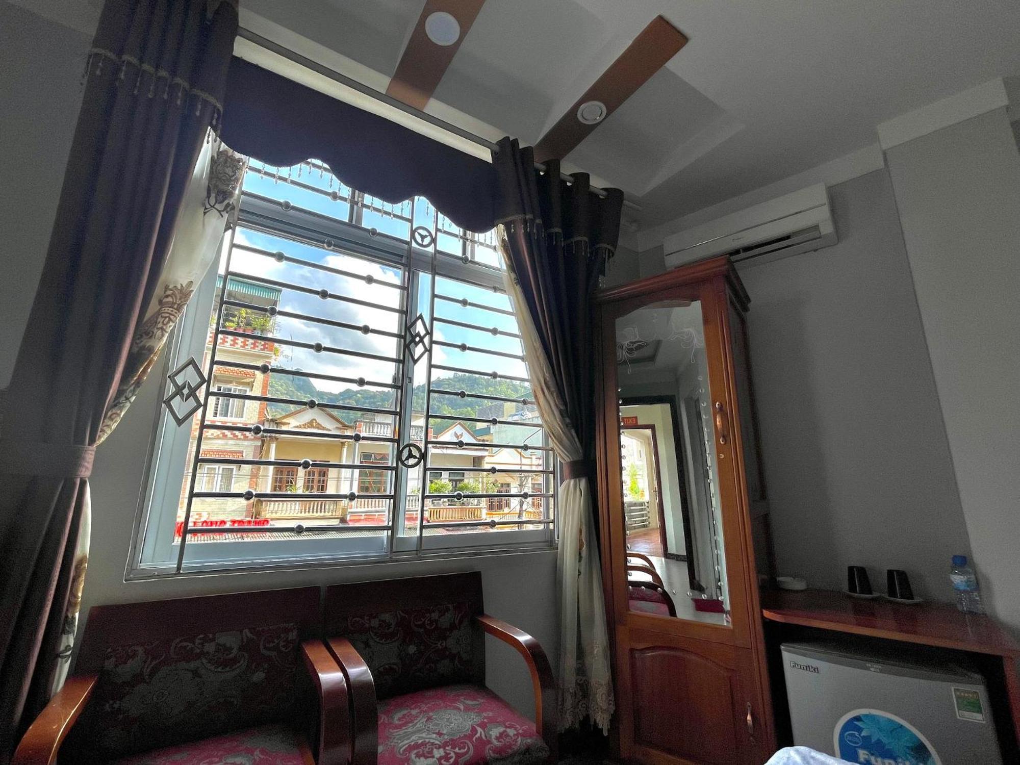 Thai Thinh Hotel Dong Van  Exterior photo
